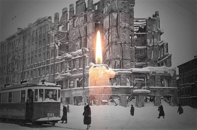 Блокада Ленинграда — зачем было оборонять город, приносить в жертву такое количество людей, если можно было его сдать