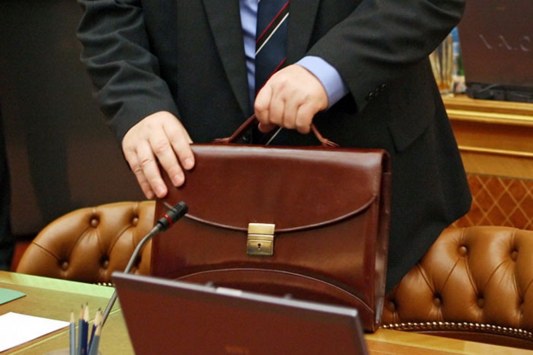 зарплаты чиновников, зарплаты в госсекторе, госслужащие класса а, надбавки в госсекторе, премии в госсекторе, зарплата госслужащего, реформа системы оплаты труда госслужащих