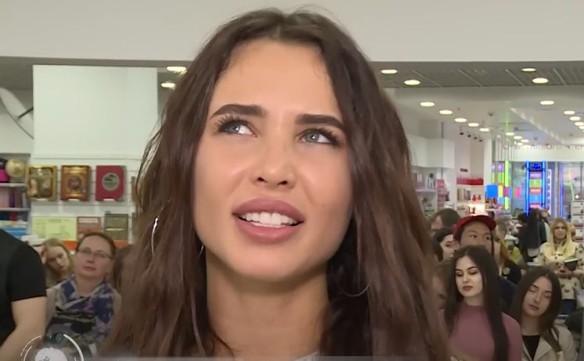 Анастасия Решетова. Кадр YouTube @RUTVofficialchannel ekikdiqrqiqdkrt