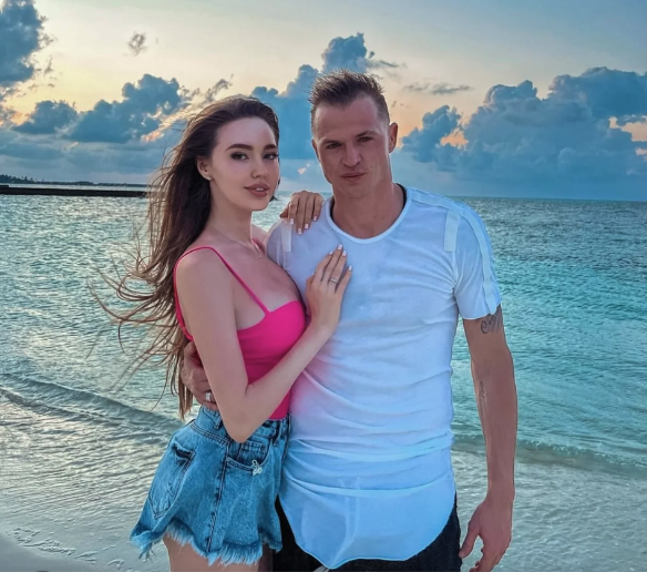 Дмитрий Тарасов и Анастасия Костенко. Фото: соцсети ekikdiqrqidqtatf