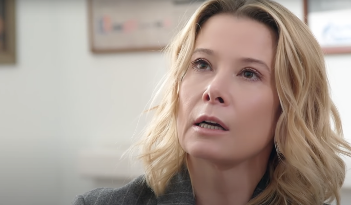 Беда в семье Кончаловского: с Юлией Высоцкой произошло несчастье