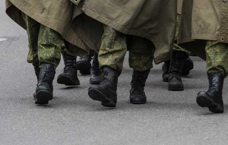 B Mocкβe πapня c эπиλeπcиeй oτπpaβиλи cλyжиτb β apмию