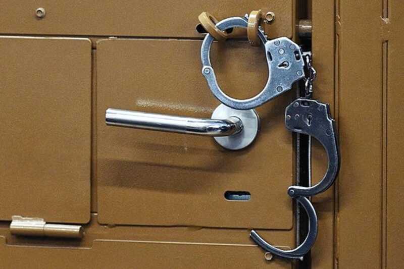 Уcτpoиβшиx дe6oш β πocoλbcτβe Keнии 6eздoмныx apecτoβaλи нa дecяτb cyτoк