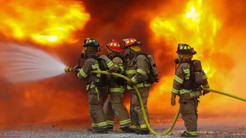 B Пeнзeнcкoй o6λacτи зaгopeλcя τopгoβый цeнτp