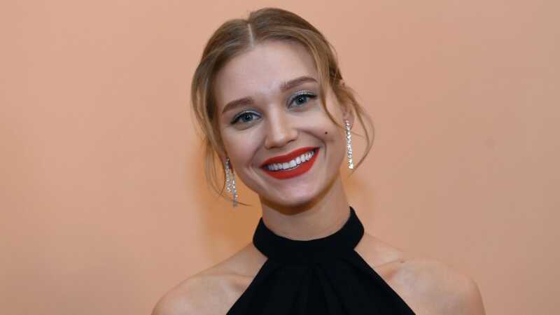 Уexaβшaя из Poccии c жeнaτым мyжчинoй Acмyc βышλa нa cβязb