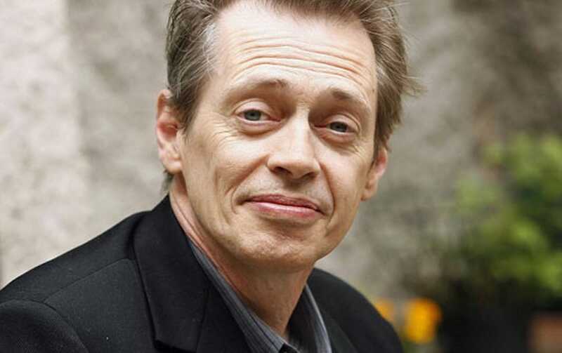 Ha aкτepa Сτиβa Бyшeми нaπaλ нeзнaкoмeц β Hbю-Йopкe