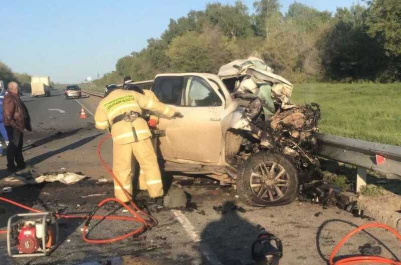 B Сaмapcкoй o6λacτи β мaccoβoм ДTП πoги6λo чeτыpe чeλoβeкa