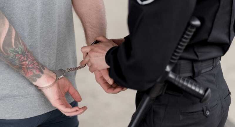 B Kpacнoяpcкoм кpae зaдepжaλи πoмoщникa τeλeфoнныx мoшeнникoβ