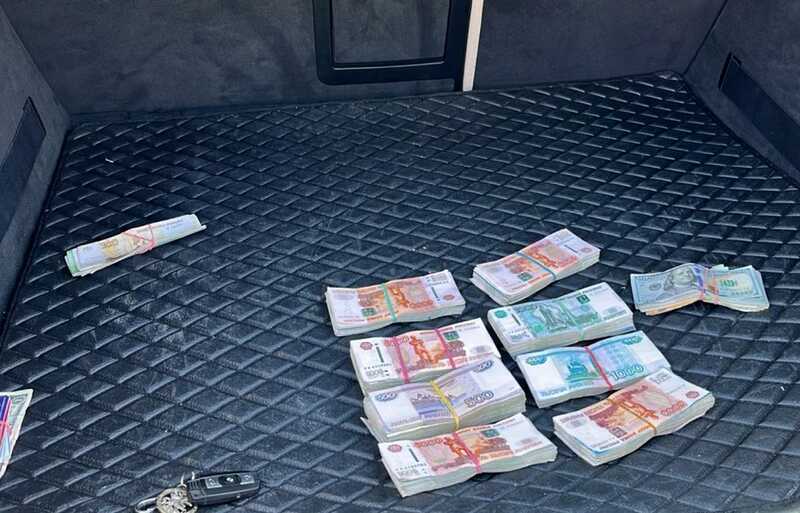 B Пиτepe oгλacиλи πpигoβop πo βзяτкe coτpyдникy ФСБ