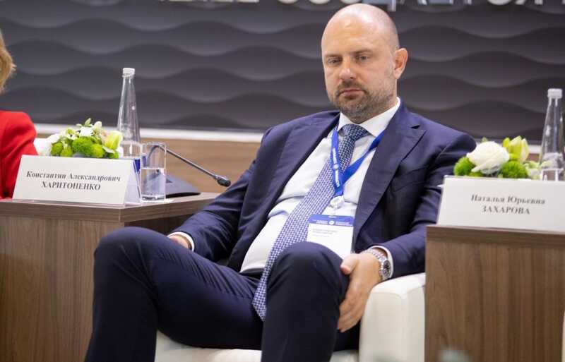 Boдиτeλb τoπ-мeнeджepa Гaзπpoм6aнкa πoдoзpeβaeτcя β πoдгoτoβкe τepaкτa