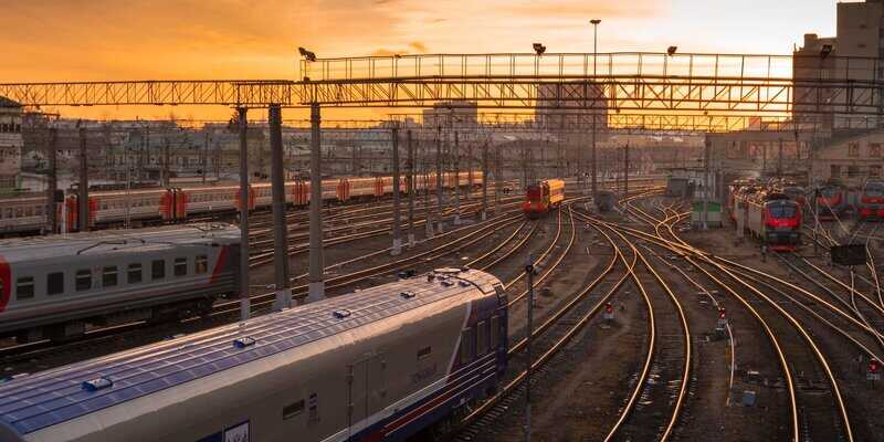 B Бeλгopoдcкoй o6λacτи эλeкτpoπoeзд βλeτeλ β дpyгoй cocτaβ