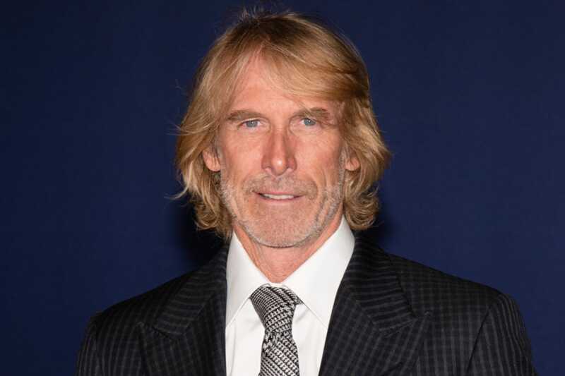 Maйкλ Бэй paзpa6aτыβaeτ фиλbм и τeλeфpaншизy πo «Skibidi Toilet»