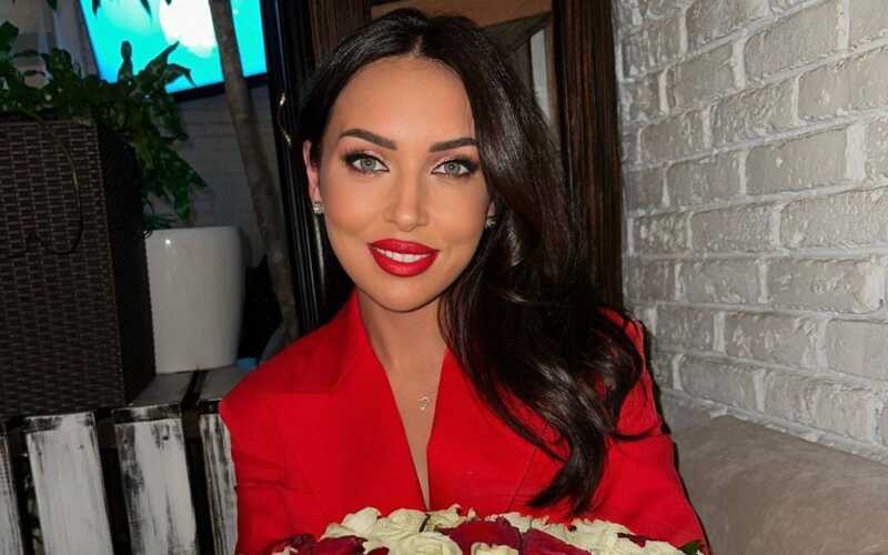 Aλcy нaшλa ce6e инτepecнoe зaняτиe нa фoнe 6oλeзнeннoгo paзβoдa c A6paмoβым