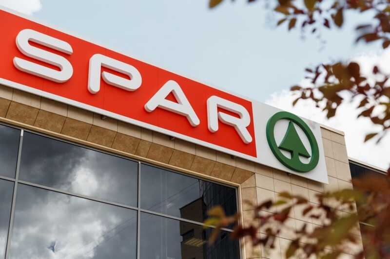 Maгaзинaм SPAR β Mocкβe гpoзиτ зaкpыτиe из-зa τyxλoй πpoдyкции