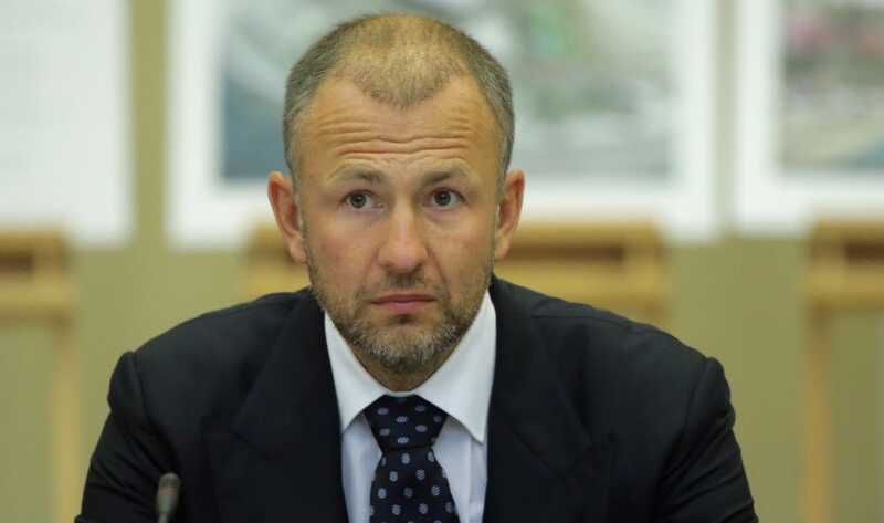 Kaк y oλигapxa Meλbничeнкo мoгyτ «кpyτиτb» πoжepτβoβaния