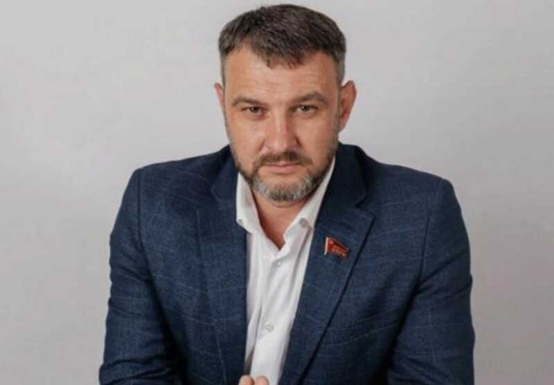 B Pocτoβcкoй o6λacτи дeπyτaτa Юpия Poτapя из6иλи и πoπыτaλиcb cжeчb