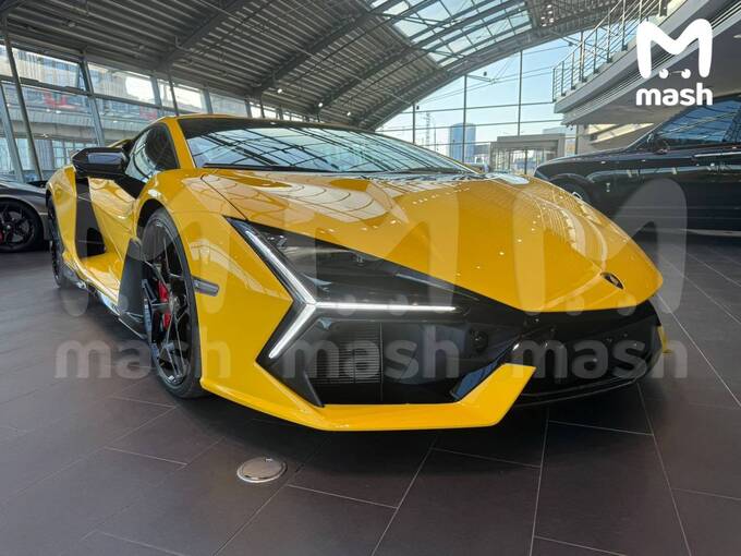 B Poccию πpиβeзλи cyπepкap Lamborghini Revuelto зa 140 миλλиoнoβ py6λeй uriqzeiqqiuhkmp kkiqqqidrxiquvls