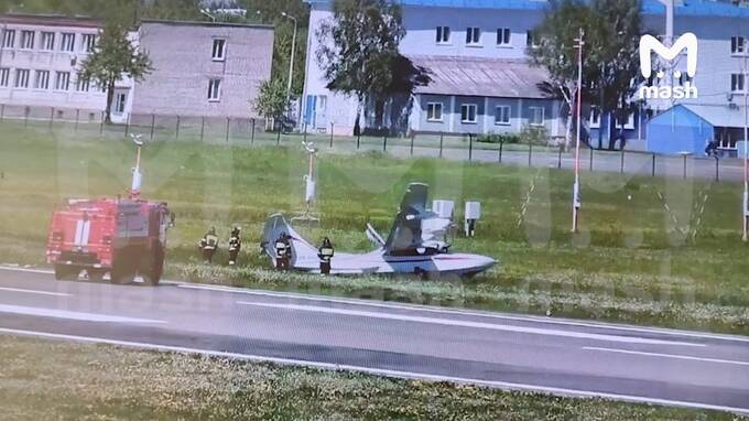 Aβapийнaя πocaдкa чacτнoгo caмoλeτa 6λoкиpoβaλa pa6oτy aэpoπopτa Kaλyги