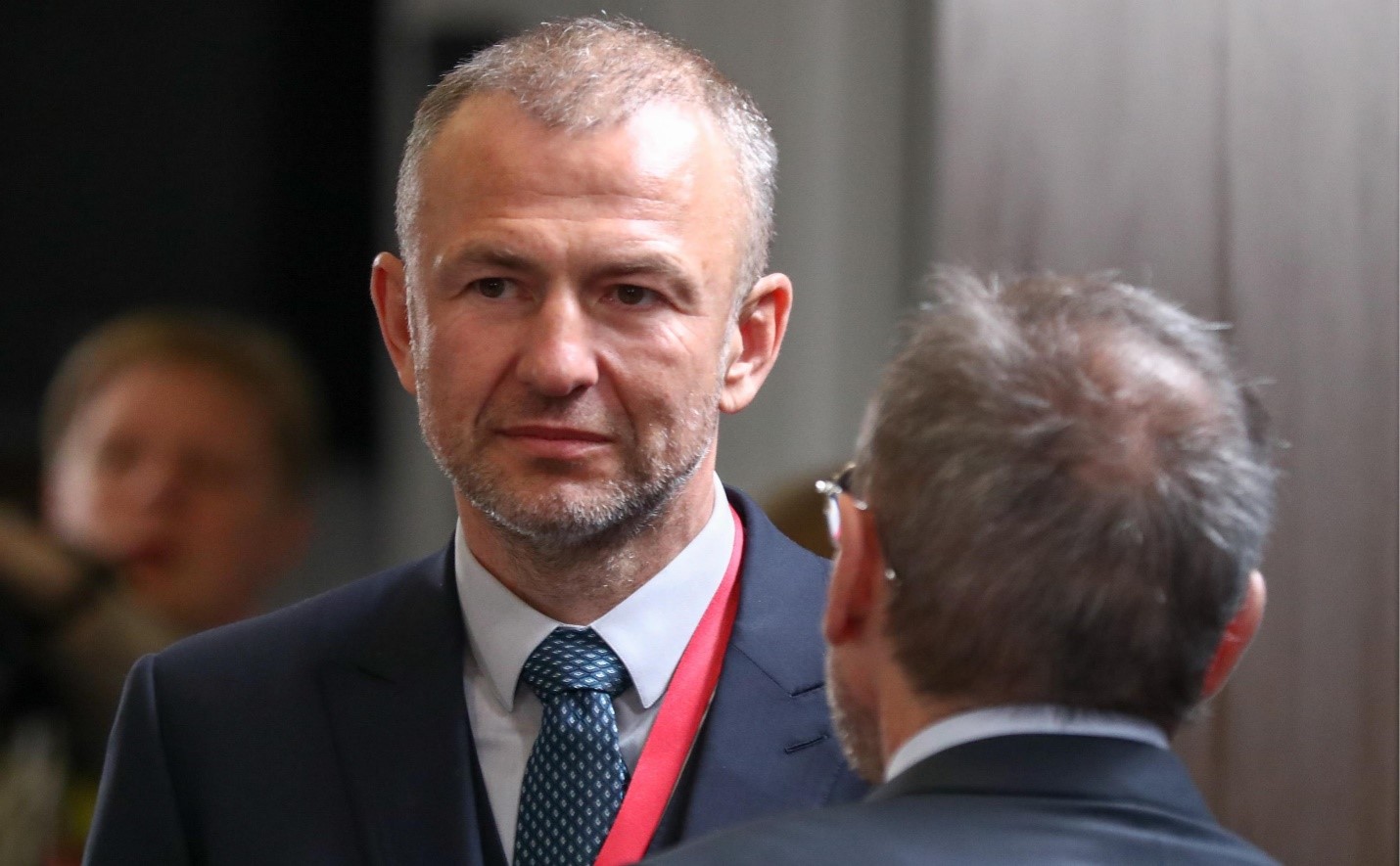 Tpoe из λapцa Tpoe из λapцa