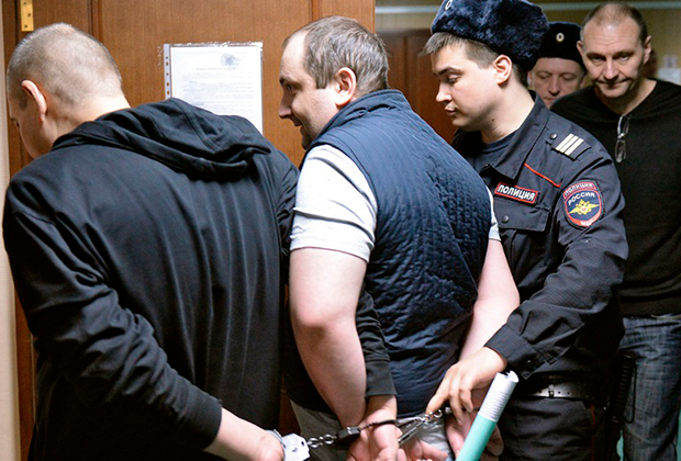 Сергей Магин (Сережа Два Процента) ? в центре