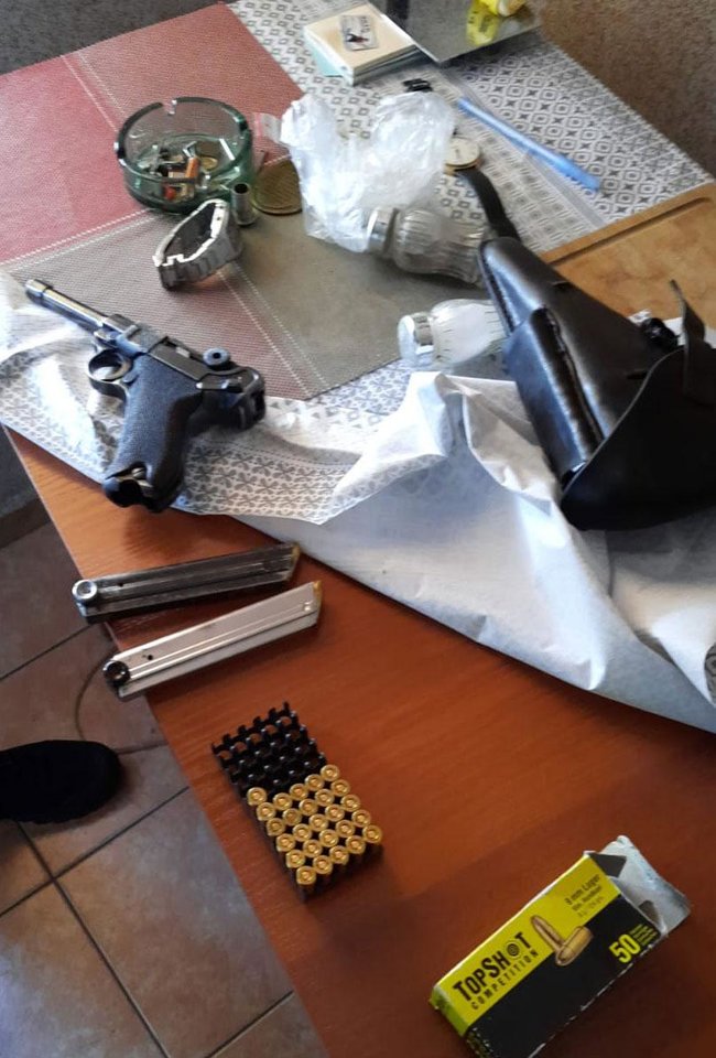 Контрабандистов, поставлявших оружие в Украину, задержали в Польше 06