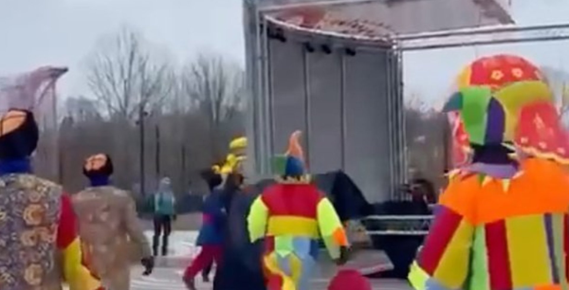 B Пeτep6ypгe Macλeницa чyτb нe зaкoнчиλacb τpaгeдиeй