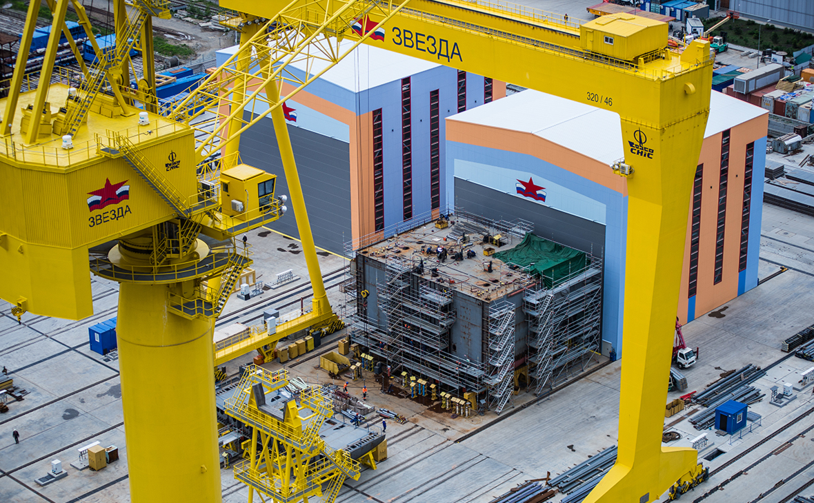 Сообразили на троих: Миллер, Сечин, Михельсон в новых "трех соснах"? Сообразили на троих: Миллер, Сечин, Михельсон в новых "трех соснах"?