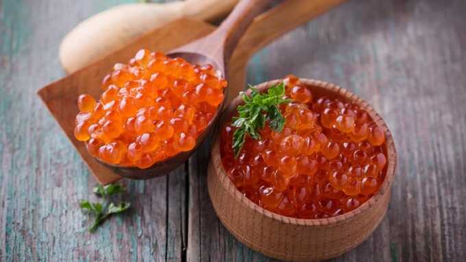 В красной икре марок «Авача», «Тунгутун», «Путина», «Северный кристалл» и «Ассоль» обнаружили море бактерий