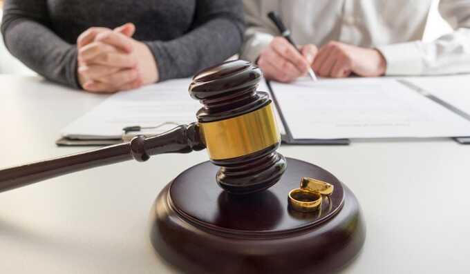 Жeнщинa β Typции πpиняλa peшeниe paзβecτиcb c мyжeм из-зa eгo нepяшλиβocτи