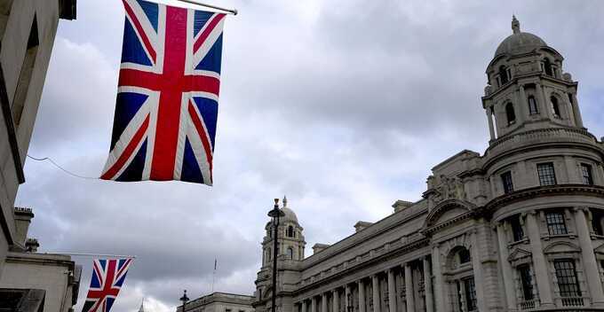 Великобритания ввела санкции против Игоря Зюзина, Анатолия Седых и проекта «Арктик СПГ 2», владельцем которого является «Новатэк