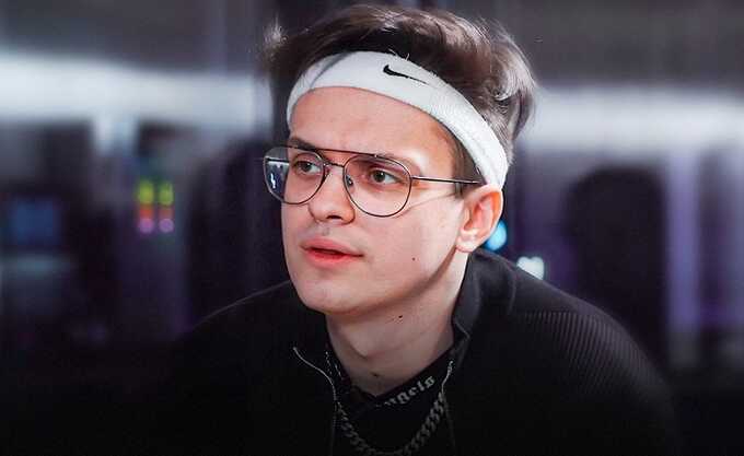 Стример Бустер два года не может продать шикарный недостроенный коттедж в Подмосковье