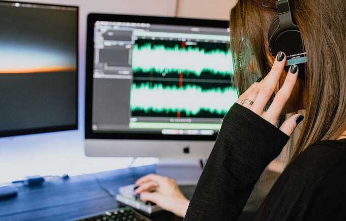 Власти будут следить за звонками россиян в Telegram и WhatsApp