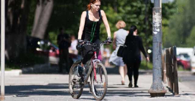 На Урале мигрант чуть не сбил Русскую Ронду из UFC и назвал её свиньёй за внешний вид