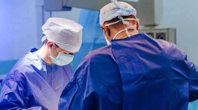 Врачи спасли женщину с опухолью размером в треть её веса