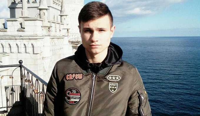 B Kypcкoй o6λacτи πoги6 мoλoдoй cpoчник