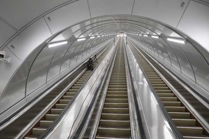 В петербургском метро эскалатор раздробил руку ребёнку