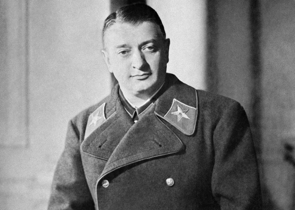 Как сложилась судьба дочерей маршала Михаила Тухачевского