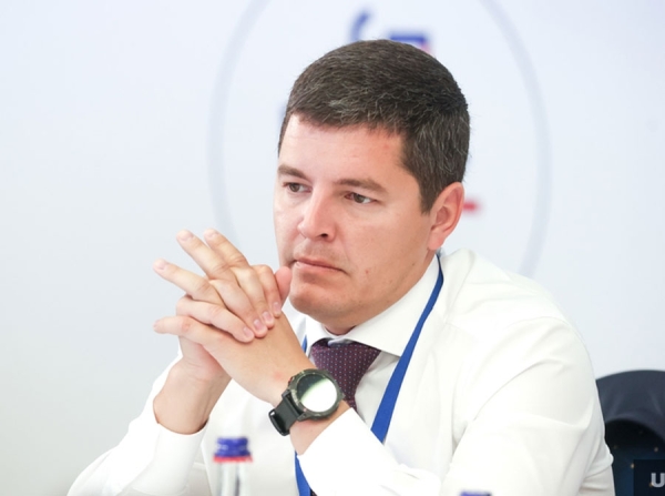 Семья Дмитрия Артюхова дружно пошла в детсады за деньгами