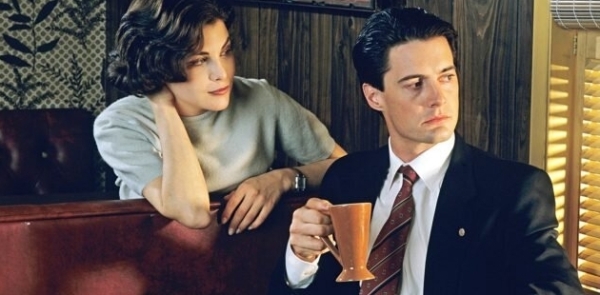 Надо же, стены древней гробницы в Турции исписаны признаниями в любви к дочери известной актрисы Айдан Шенер (&quot;Королёк - птичка певчая&quot;).