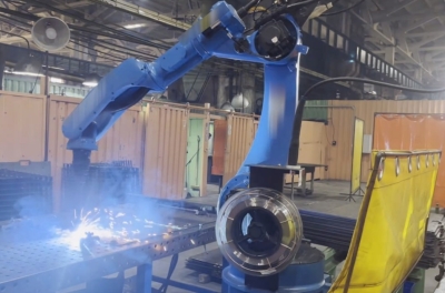 Ростех опубликовал видео с «жестким ответом Евросоюзу на санкции». Там показана работа на японских сварочных роботах с замазанным логотипом