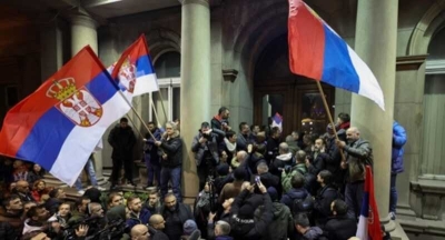 В Сербии сторонники оппозиции вновь собрались на протест