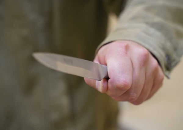 В Уфе мужчина с ножом ранил пассажира в автобусе