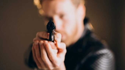 В Подмосковье пьяный мужчина открыл хаотичную стрельбу около жилого дома