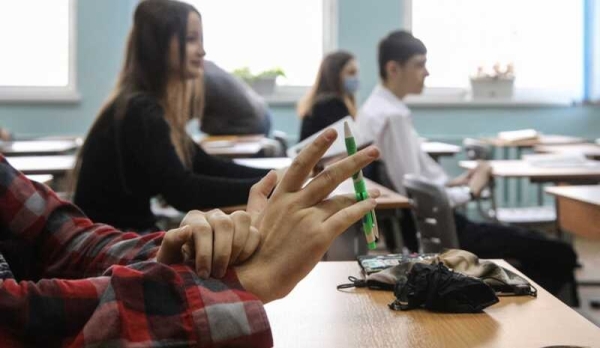 В Тольятти школьник надел учителю мусорный пакет на голову