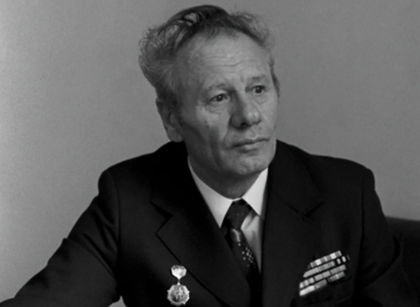 Что стало с летчиком Иван Чиссов выпрыгнул с 7000 метров из горящего самолета с нераскрытым парашютом