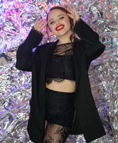 Азиза появилась на людях после исчезновения