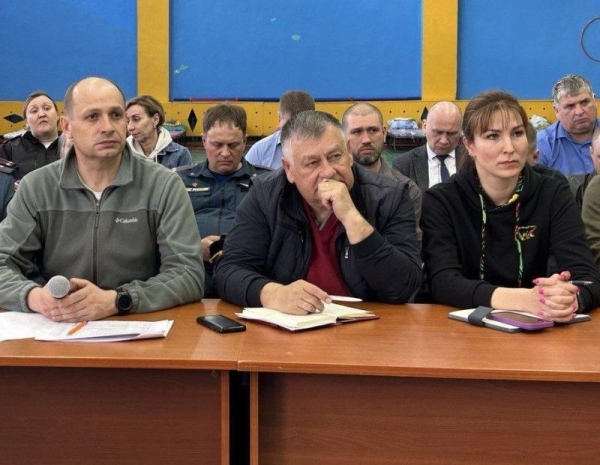 Пирогами и блинами и сушеными грибами тушил пожары мэр Серебренников