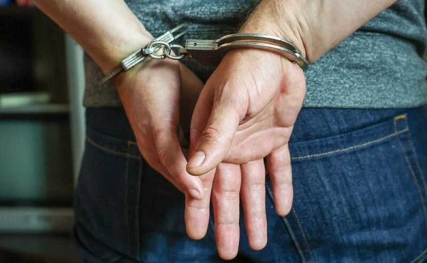 В Чебоксарах женщине подменили пакет с косметикой на сумку из помойки