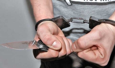 Неизвестные напали на прохожего и 11 раз ударили его ножом из-за телефона