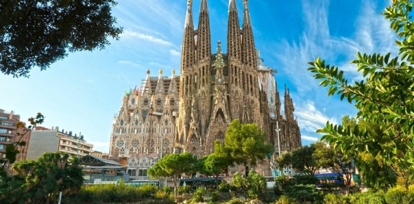 Эксперт: поток российских туристов в Европу сократился, но интерес к отдельным странам сохраняется